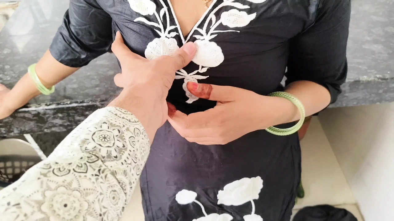 Invited the village girlfriend to my house and fucked my girlfriend's blonde pussy all night, had so much fun fucking my black cock