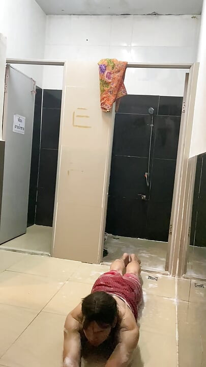 FN112 I'm happily taking a bath.