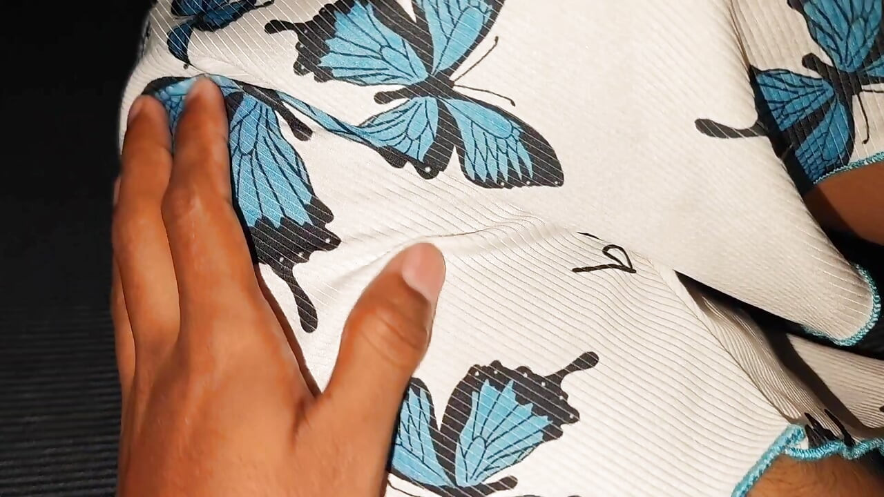 義理の兄弟がとてもロマンチックなふりをするフル動画HDです