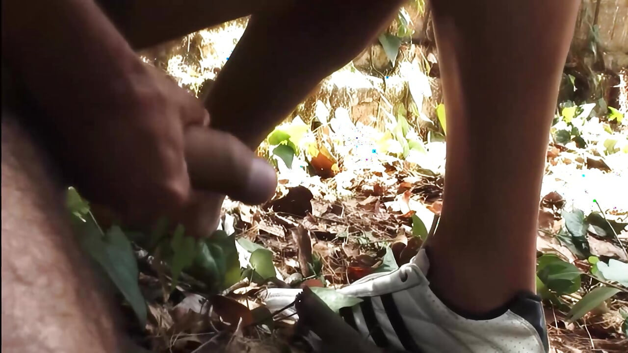 ワイルドアウトドアのゲイアナルファック、廃墟で