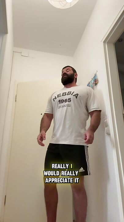 Delivery Guy Demands a 5-star Review