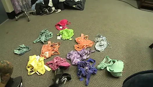 Порнозвезда Mason Moore жестко трахает возбужденного мужика на кровати