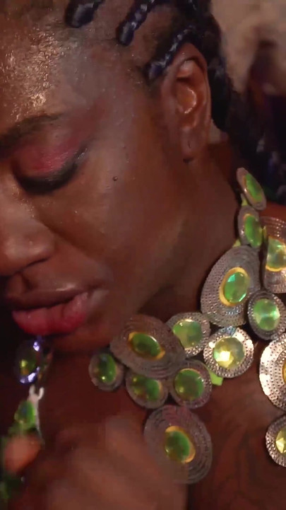 Ebony samba dancer squirting at the orgy party