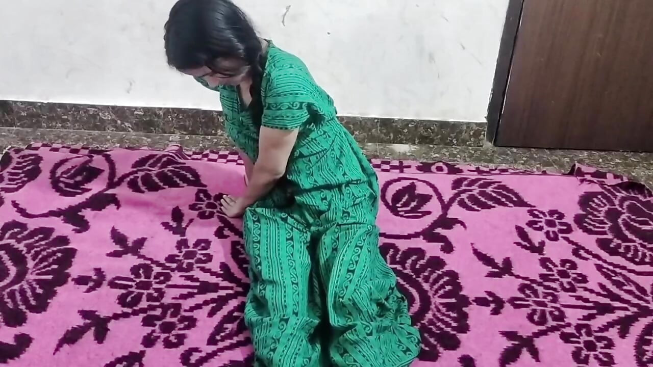 Chachi ka bur chod kar paani nikal diya