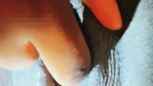 SweetAngles. Orta yaşlı seksi kadın ıslak amını parmaklıyor