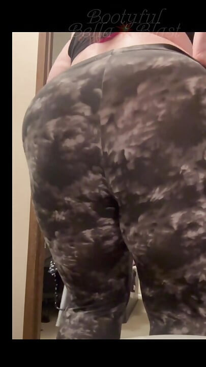 Leggings Peidando compilação 2: Gassy bbw girl rips em calças apertadas por Bella Blast