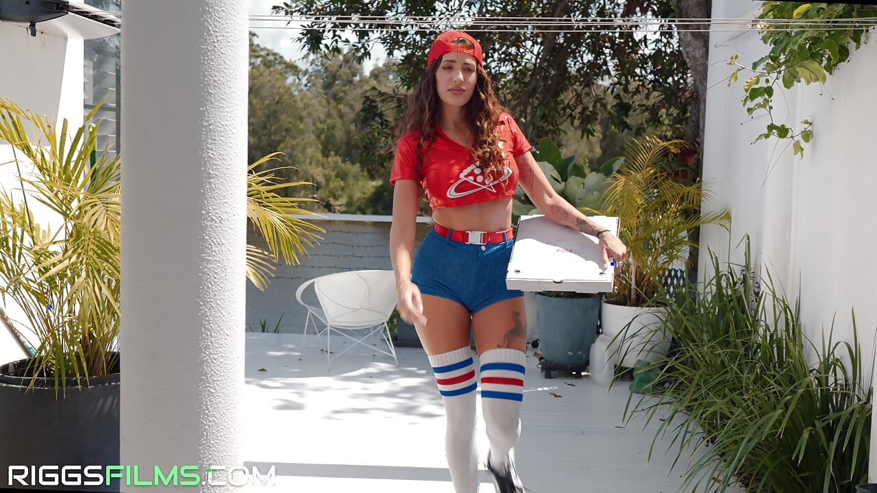 Horny big Tits Pizza Girl Coco Bae Fucking Her Customer