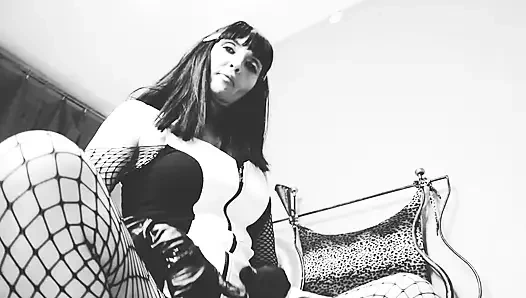 Solo Mistress BDSM strapon BBC latex Milf black white