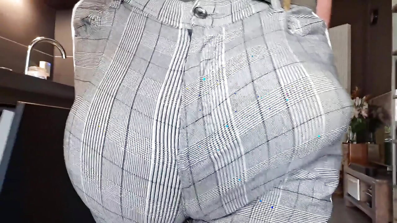 Promenade dans le jardin avec mon costume