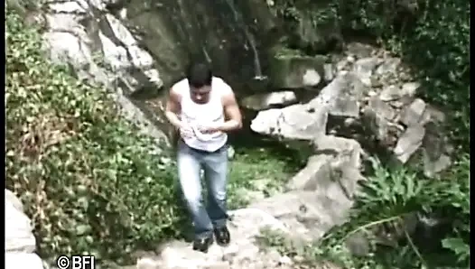 Ngentot dan peregangan anal lebar