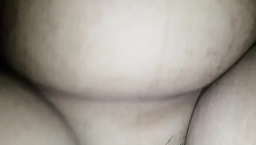 Hari ini aku ngentot saudara tiriku nadia.