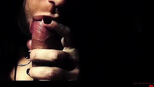 Bella ilk cinsel keşfini yapıyor ve doruk noktasıyla patlıyor