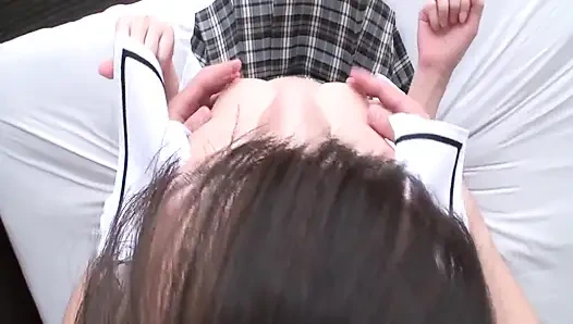 Длинные ноги, мягкая кожа. Она быстро ломается и хочет больше