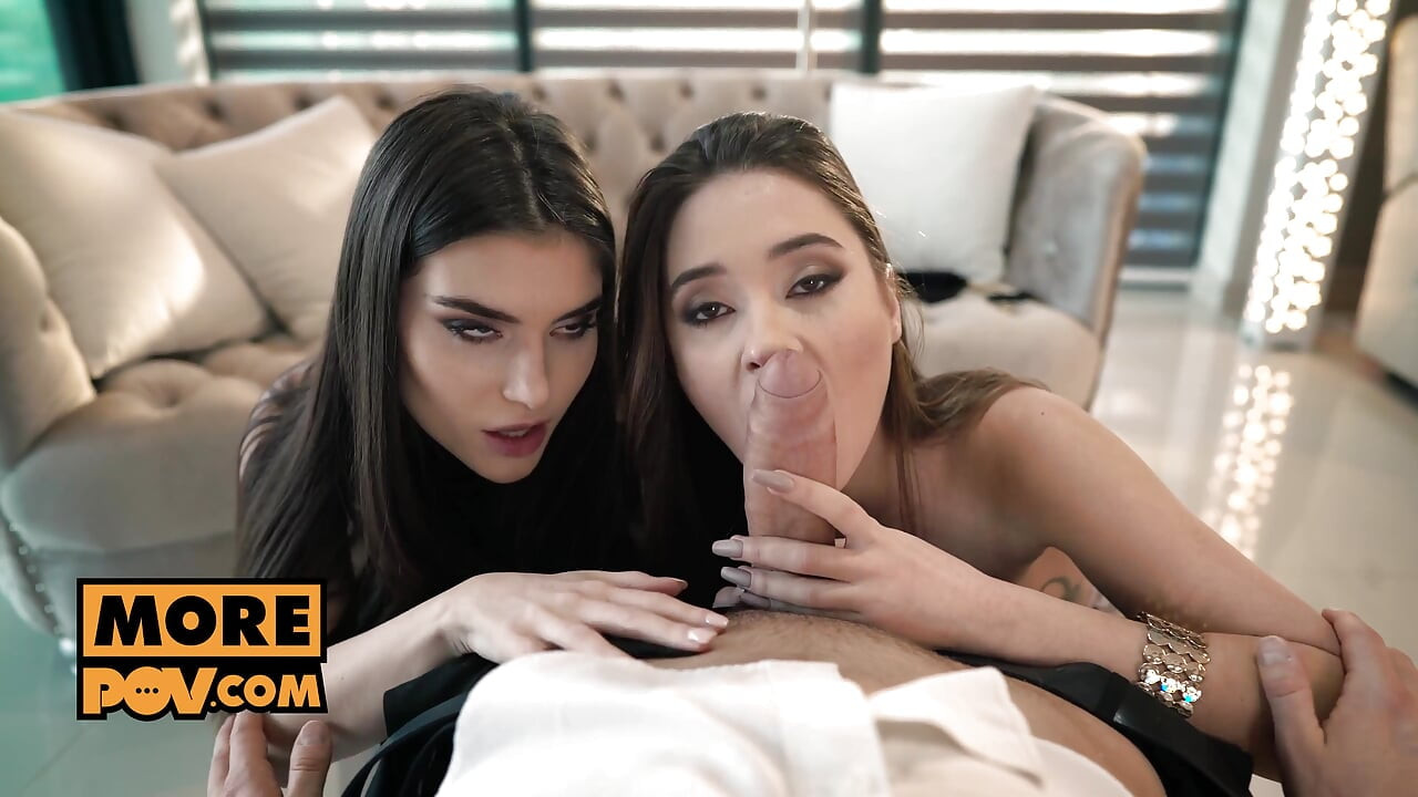POV γαμήσι τρίο με τις πουτάνες Stefany Kyler και Liya Silver