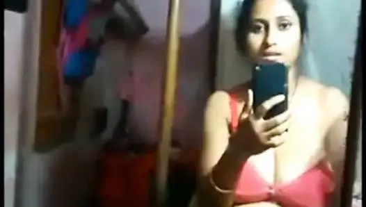 Indian Bhabhi Showing Her Boobs and pussy