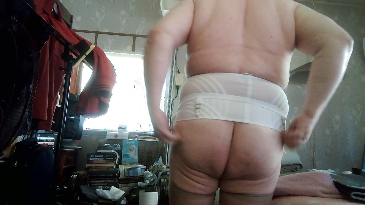 GIRDLED GAY BOY-masturbating wiener cum