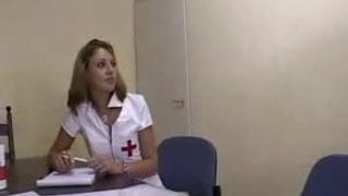 Jovem médica seduzida por paciente idoso