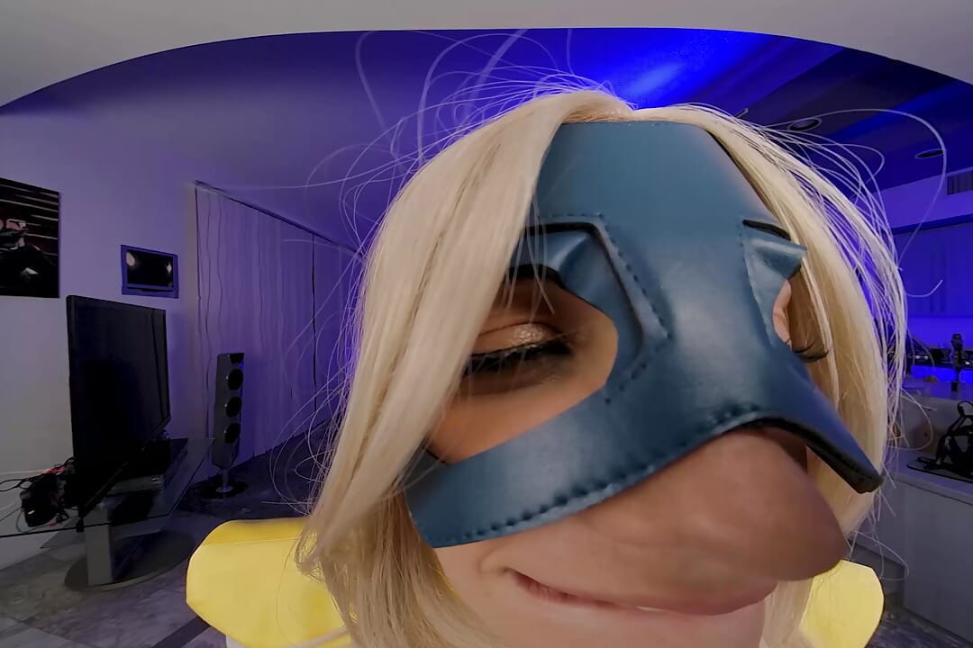 VRCOSPLAYX - Kenna James en tant que répartiteur, une blonde blazer abandonne son copain pour vous