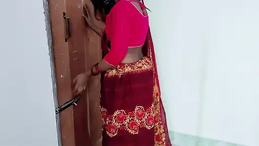 Cheating boss wife take employee dick behind the door..Desi bhabhi fuck xxx