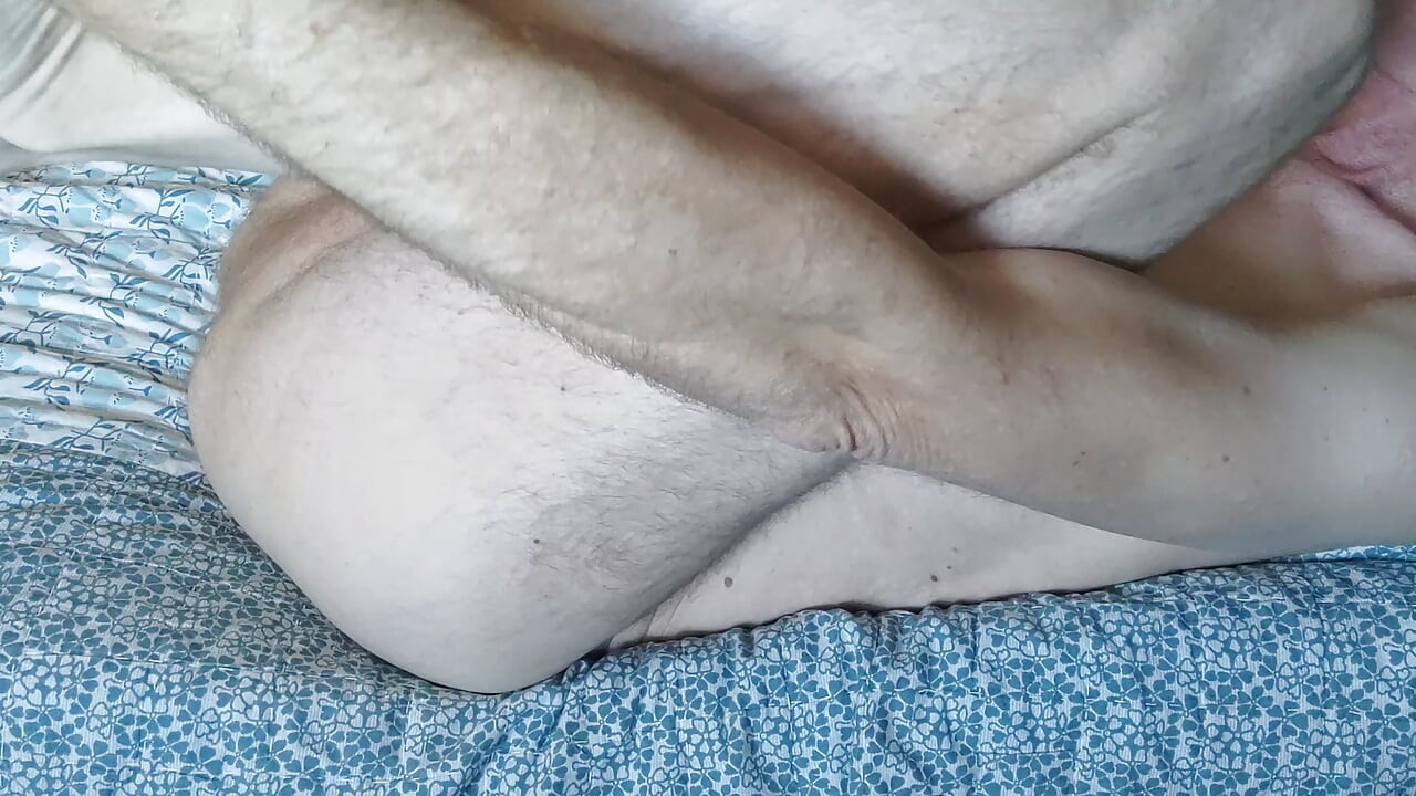 Silky Underwood knows how to relax! Cum have a good time with me