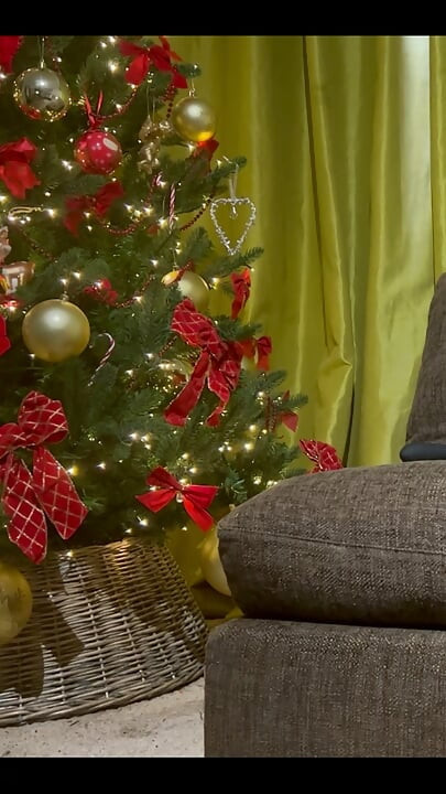 Un regalo de navidad temprano con final de huevos de pascua