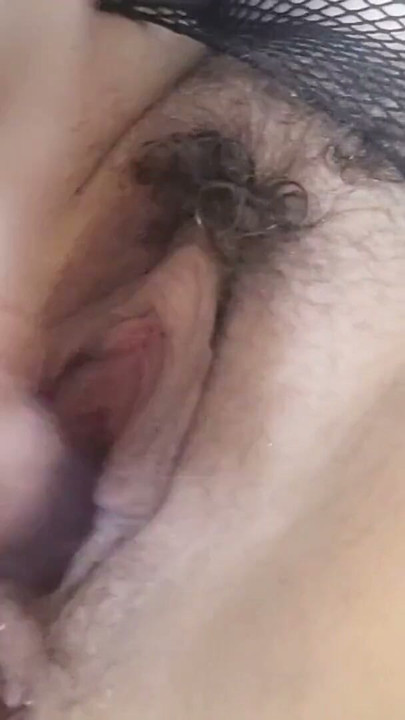 Munichgold's hairy wet butterfly pussy comes for you in the bathtub and pisses after orgasm | Clip 2