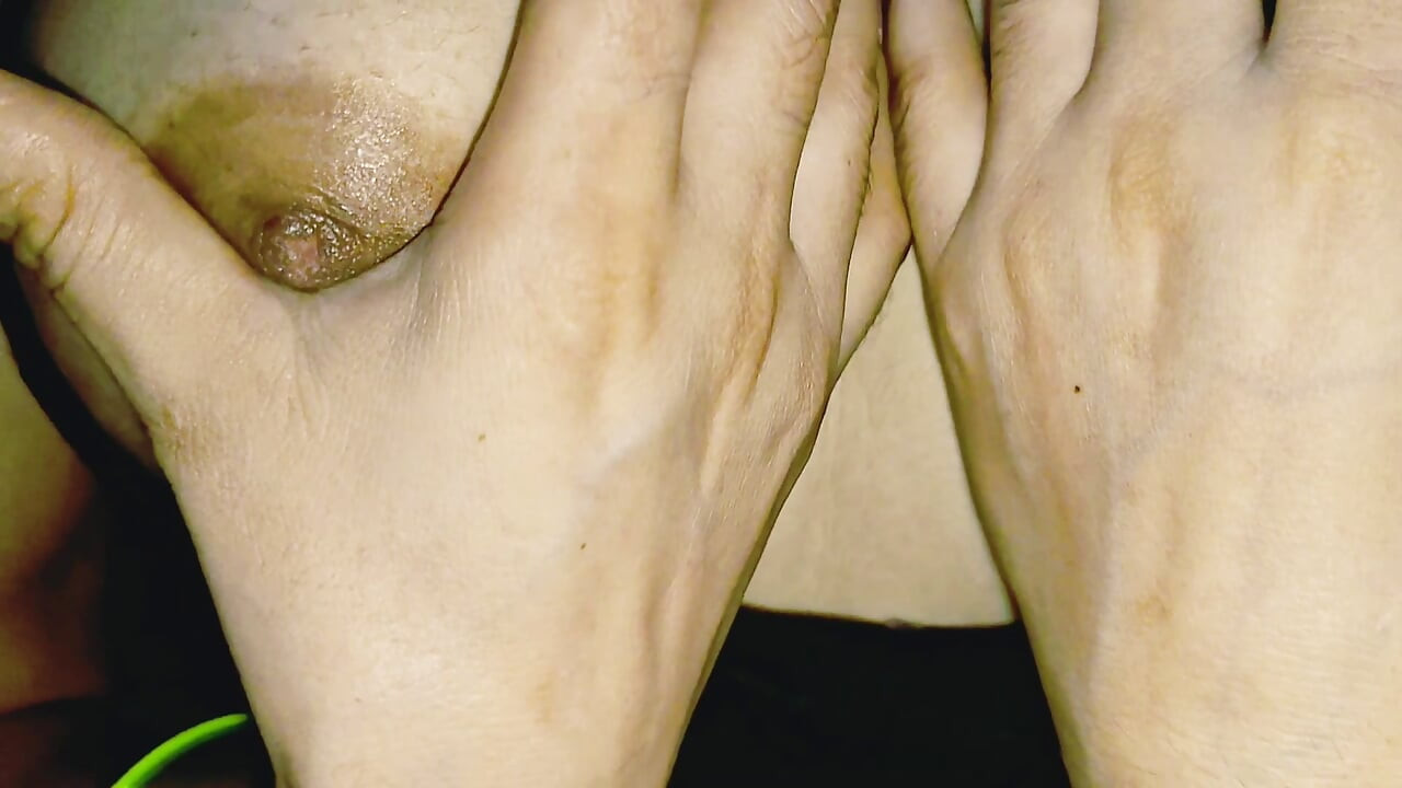 Stepsister fingering herself