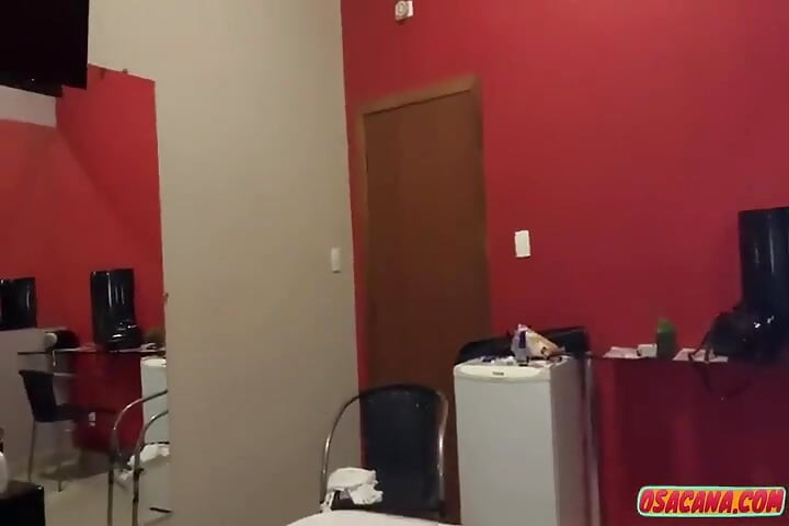 Ich habe es dem jungen Mädchen in die Ecke gelegt