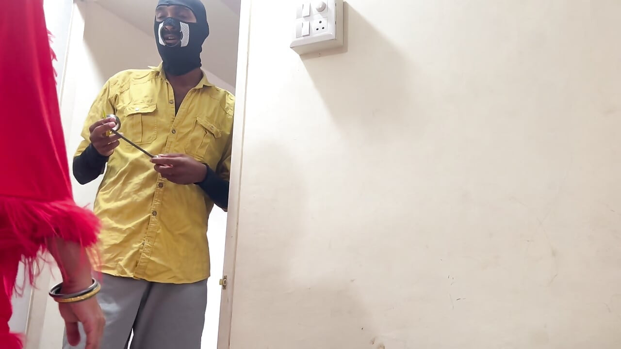 Electrician fucked house owner