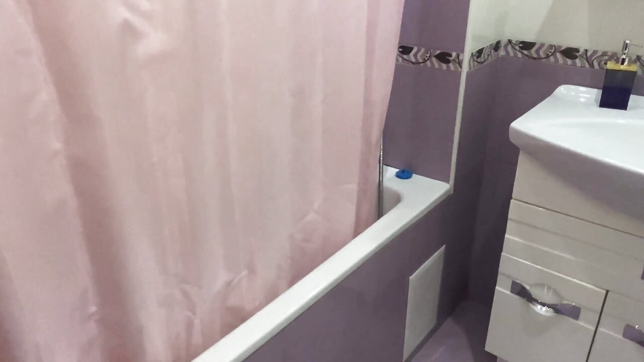 Fuck in the Bathroom and Made Her Hairy Ass Creampied