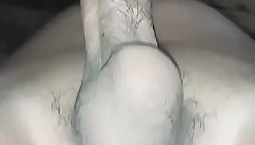 Üstüne boşalana kadar sikimi Eva'nın amına sokuyorum