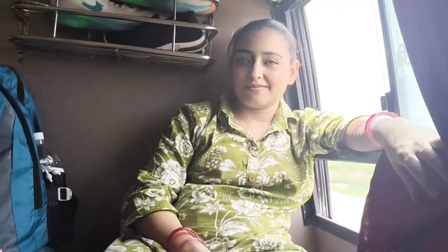 A sister-in-law was going alone in the bus, left the sister-in-law.