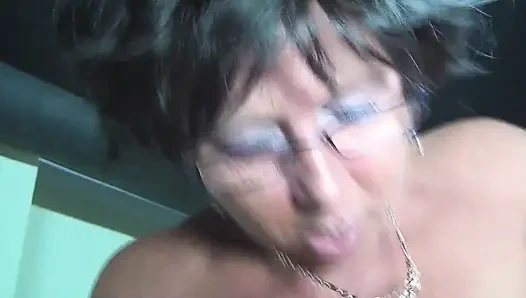 Reife oma will mal wieder hart ihre amcık gefickt werden'da