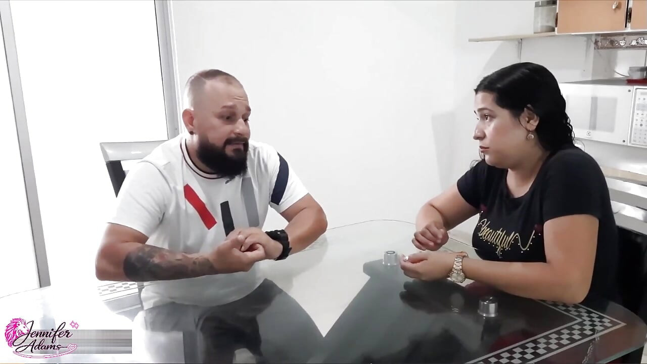 Helping a MILF sell her erotic oils got me so hot that I end up fucking her while we are alone in her house - Porn in Spain