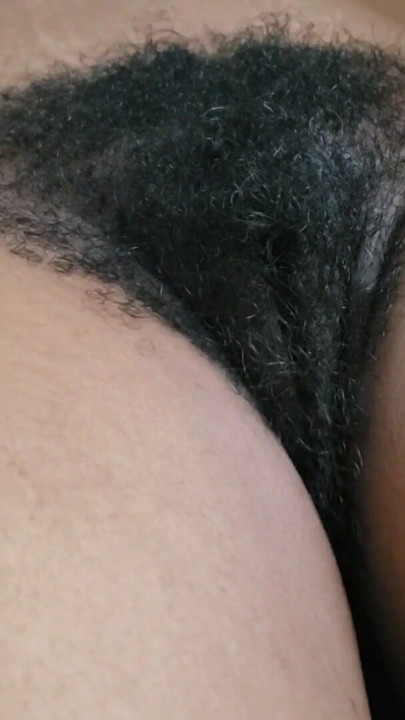 Tante seksi dengan jembut lebat alami lagi asik ngentot memek berbulu - adegan hd close up | Klip 1