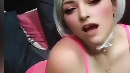 Kawaii kitty bekommt ihre sahne