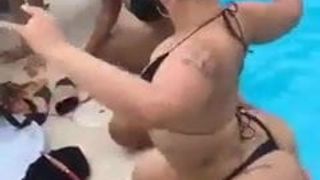 Pool twerk 