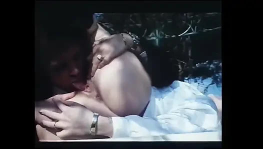 Блондинка-сучка Moana Pozzi принимает это грубо и глубоко