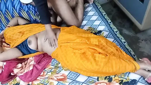 Very Beautiful Bhabhi in Yellow Saree