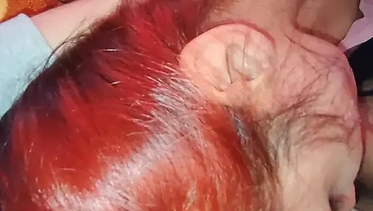 Stiefvater lässt mich den ganzen Tag Schwanz lutschen und auch Sperma schlucken