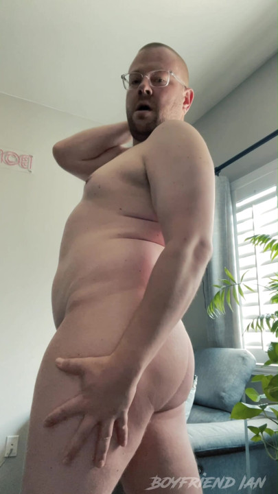Who likes bisexual chubby men?