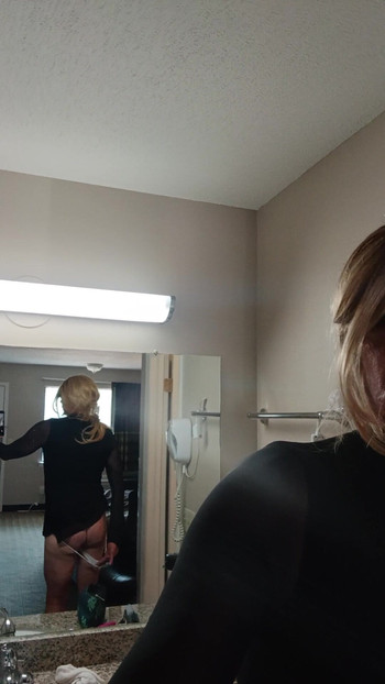 Madisongurl和打开窗帘让你的观看乐趣