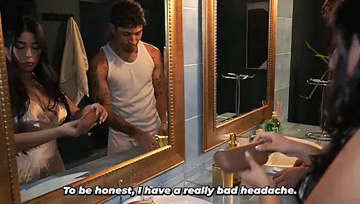 Пасынок случайно в конечном итоге трахает свою грудастую мачеху - Thiago Lopez и Lina Henao