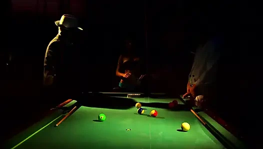 Cewek asia didobel penetrasi sama cowok berotot