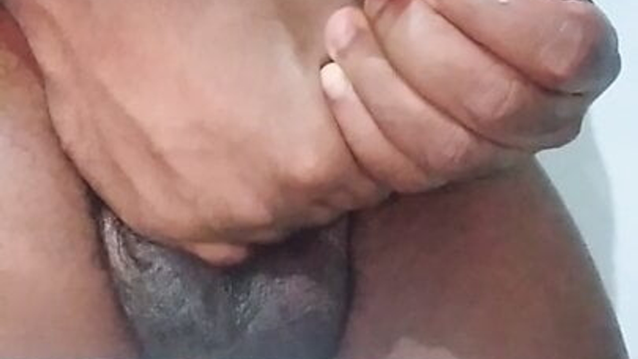 I put both hands, just see the size, I want to give this to your wife, come I want to perform your fetish, come give it