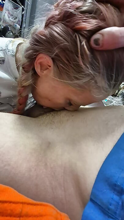 Blonde Amature Deepthroat Queen Special K shows off her skills on wildstyles