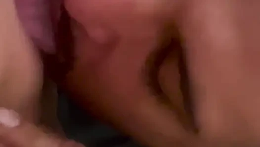 Pria latino seksi jilat wanita cantik bertato