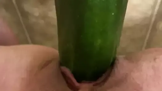 CUCUMBER DEEP IN MY PUSSY