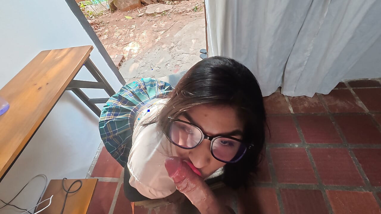 FIRST PART FUCKING IN THE ASS .. At my ex-boyfriend's house we can't make a laugh he leaves my ass full of milk how delicious
