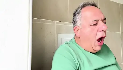 George rex yeşil tişört mastürbasyonu